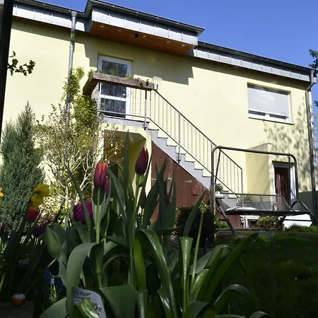 Apartament In Zentraler Lage-18 Minuten Mit S-bahn In Koeln Zentrum